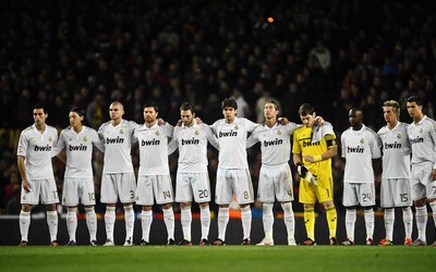 熊猫体育热议-萨利巴客串边锋传中助攻多面手属性